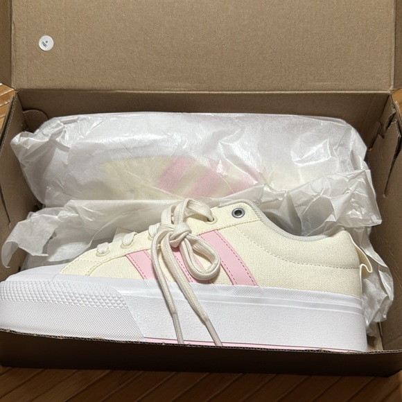 NIB Addidas Pink And Off White Bravada 2.0 Platform - Picture 5 of 5